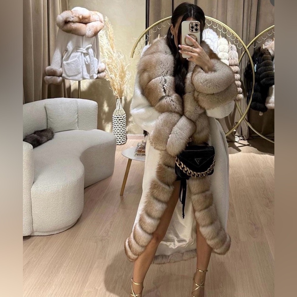Luxurious Alcantra coat with fox Fur details